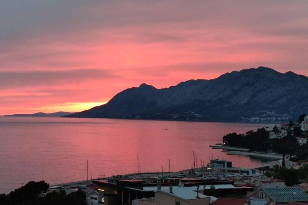 Apartment With Sea View Baška Voda Esterno foto