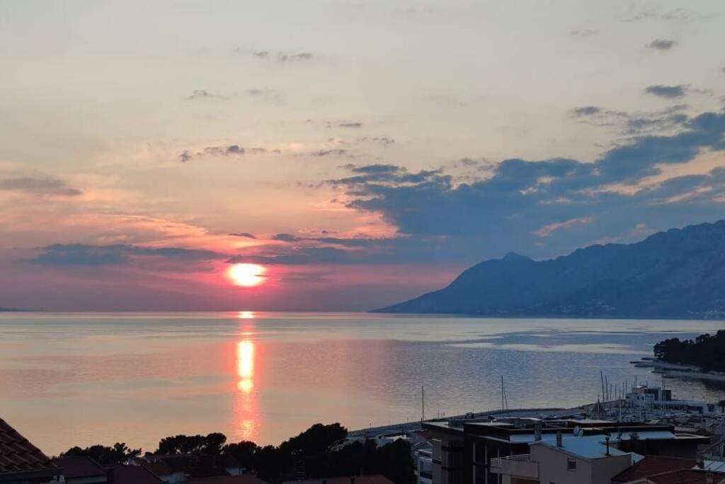 Apartment With Sea View Baška Voda Esterno foto