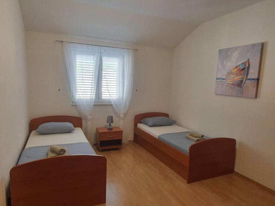 Apartment With Sea View Baška Voda Esterno foto