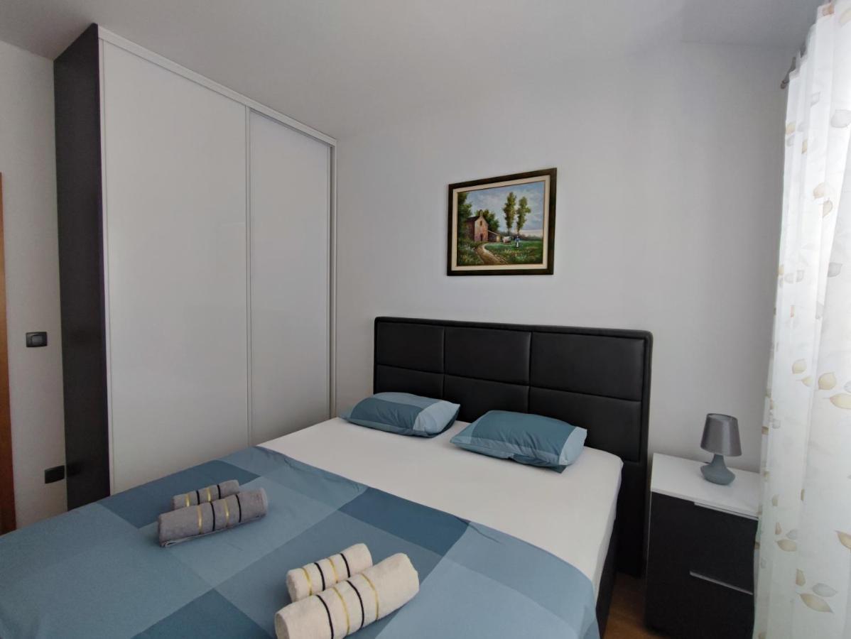 Apartment With Sea View Baška Voda Esterno foto