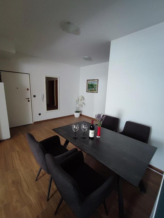 Apartment With Sea View Baška Voda Esterno foto
