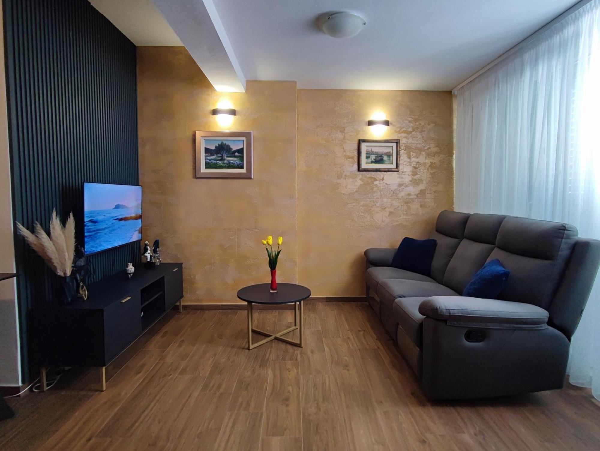 Apartment With Sea View Baška Voda Esterno foto